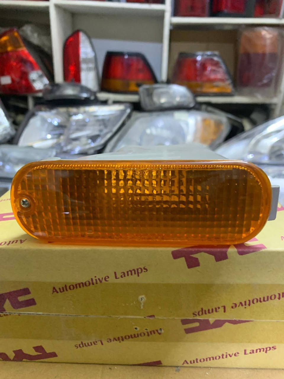 محلات النورس التجارية
يوجد______لدينا
جمله______مفرد
بك لايتات ولايتات وسكنات وبلوجكترات وامرايات جانبيه 
ولبات امرايات مازدات و جامات لايتات

العنوان بغداد السنك
سوق الوزان قيصريه علي دقيقه

سيد علي /***********
