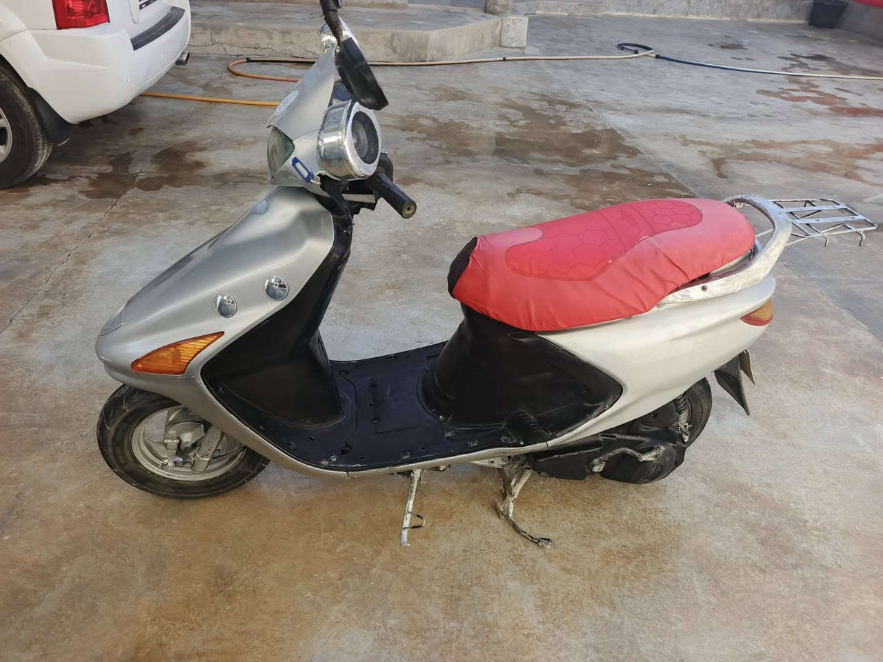 فراشة للبيع مكينه مفتوح كلشي شغال. سعره ٤٧٥ بيه مجال بسيط
‏‪***********‬‏
