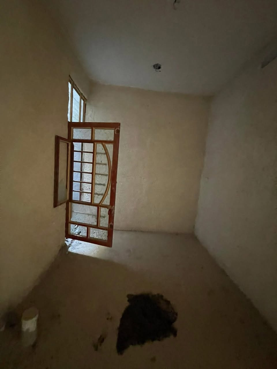 بيت للبيع المساحة 100 واجهة 5 نزال 20 طابو صرف  غرفة نوم وصالة ومطبخ واستقبال وحمام داخلي وخارجي طابق الثاني عبارة عن سطحين ممكن يكونون 2 غرف
العنوان المحمودية منطقة  المراتب السعر ٥٣ مليون

 رقم القطعة 18/5349

***********
