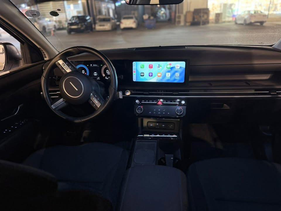 هيونداي توكسان 2025 فول الفول مواصفات خاصه
بانوراما
گير تعليگ يشبه السوناتا الحديث 
تبريد لمس 
مقاعد كهرباء 
شاخن وايرليس بالتچوه 
جنطه كهرباء 
شاشه كبيره 
فول تحكم بالاستيرن 
محرك  T1.6 يعني السياره طياره 
و هواي مواصفات بيها بيعد 
السياره ماشيه ٥ الف فقط و مكانها بالنجف 
***********
