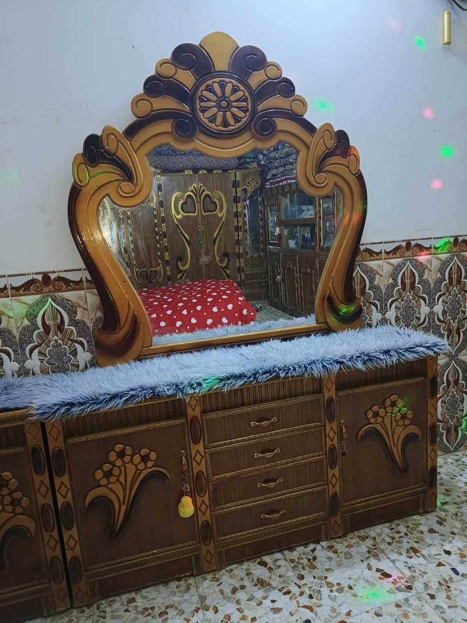 غرفه لبيع مليون 400تسكام صاج عراقي شخط مابي بي مجال بسيط شراي يدخل خاص ***********الحجز ول استفسار واتساب
