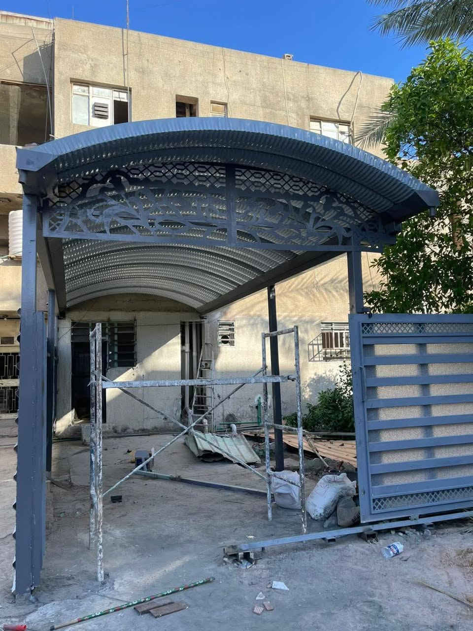 بسم الله  الرحمن الرحيم  و
وقل عملو فا سيرى الله عملكم
أحدث أعمال  الحدادة  أبواب شبابيك سقايف كيسبان وعادي وكل ما يخص الحداده 
الكسبان ٠.٥ الساقيه ٢ملم مغلون الدنك بوري ٣ نج او ٤ نج حسب الاتفاق  الساقيه  كفة سعر المتر  من ٢٧ إلى ٣٨ 

الكبنكات  متوفر اليدوي والكهربائي  ٠.٥ او ٠،٧  السجة ثقيلة  السعر حسب القياسات 
بوب السلايت الحديد تركي السجة جنل وشيش وكلون  المعتمد وتركي برنو 
السعر حسب النقشة
البواب والشبابيك  الفريم جنل ٥ ملم والداخل ٢ ملم الحديد تركي
النرمادة  تورنة سعر المتر  من ٥٥ وم فوق

اما السقيفة الكربي سعر المتر ٢٠  الحديد شخاص ٢ملم مغلون 
الكربي او الجنكو ٠.٥ 
سعر متر  السندويش  ٢٥ السندويش  عراقي واحديد تركي شامل الصبغ 
الاما السكاي لايت سعر المتر  ٣٠ متوفر عدة الوان 
ضمان العمل ٥ سنوات  مستعدين لعمل كافة محافظات العراق 
مستعدين لعمل في دواءر الدولى لتواصل  *********** مهندس أحمد السعدي  لادوخ ولا تحتار المهندس انسب خيار
