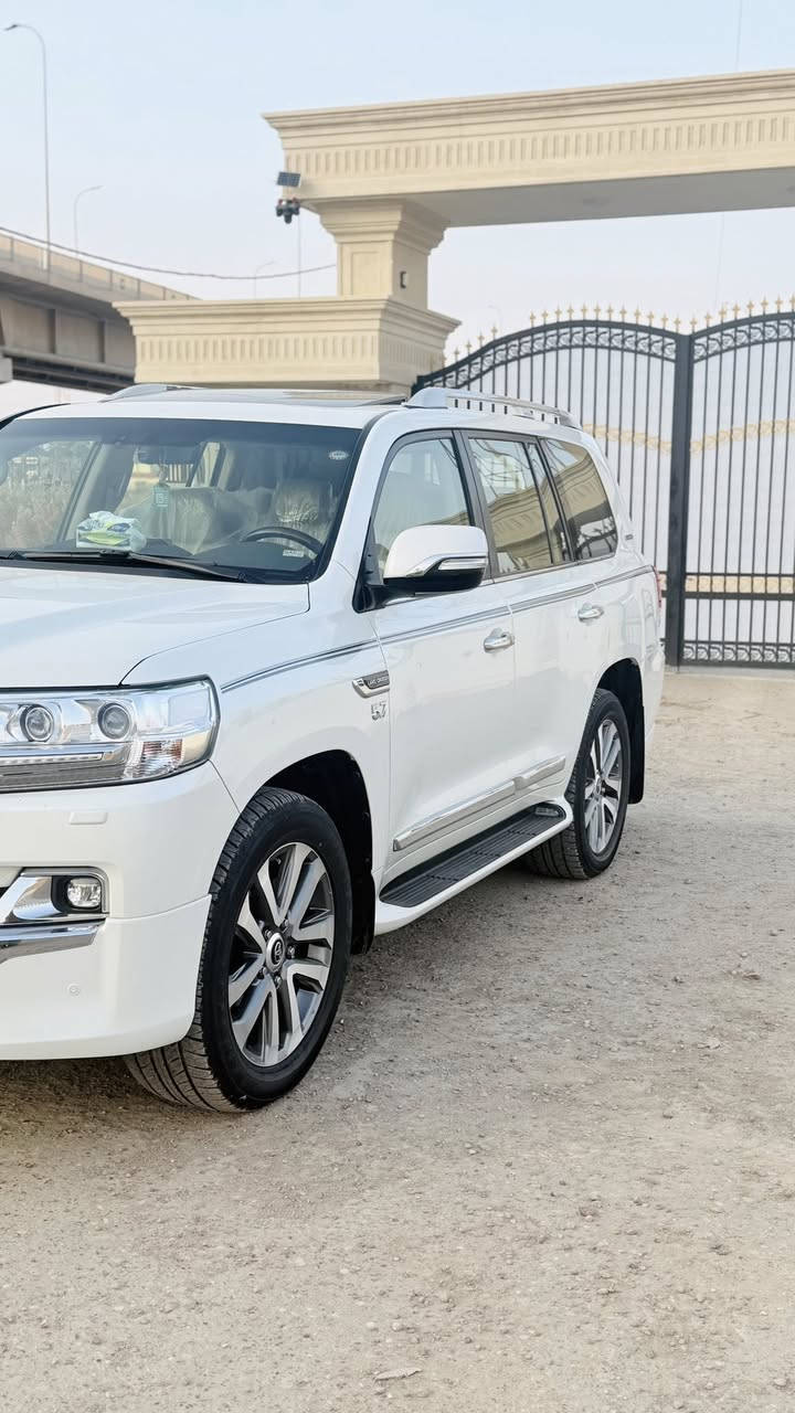 السلام عليكم 
للبيع لاندكروز موديل 2021 مكفوله كفاله عامه رقم سليمانيه بسوي تحويل ثاني يوم ماشيه 44 الف حقيقي مواصفات VXS فول الفول محرك 5.7 اصل السياره جكات خمس كامرات دبل ماوس رادار تحديد مسار فتحه 3شاشات فتحه مقاعد خزن ميموري 4كراسي تدفئه+تبريد ستيرن كهرباء 8ايرباك مثبت سرعه ترحيب بل بوب السياره مواصفات لكزز مفوله للأخير السياره مال بيت مكان السياره صلاح الدين قضاء/بلد للاستفسار اتصل ع رقم ***********
***********
