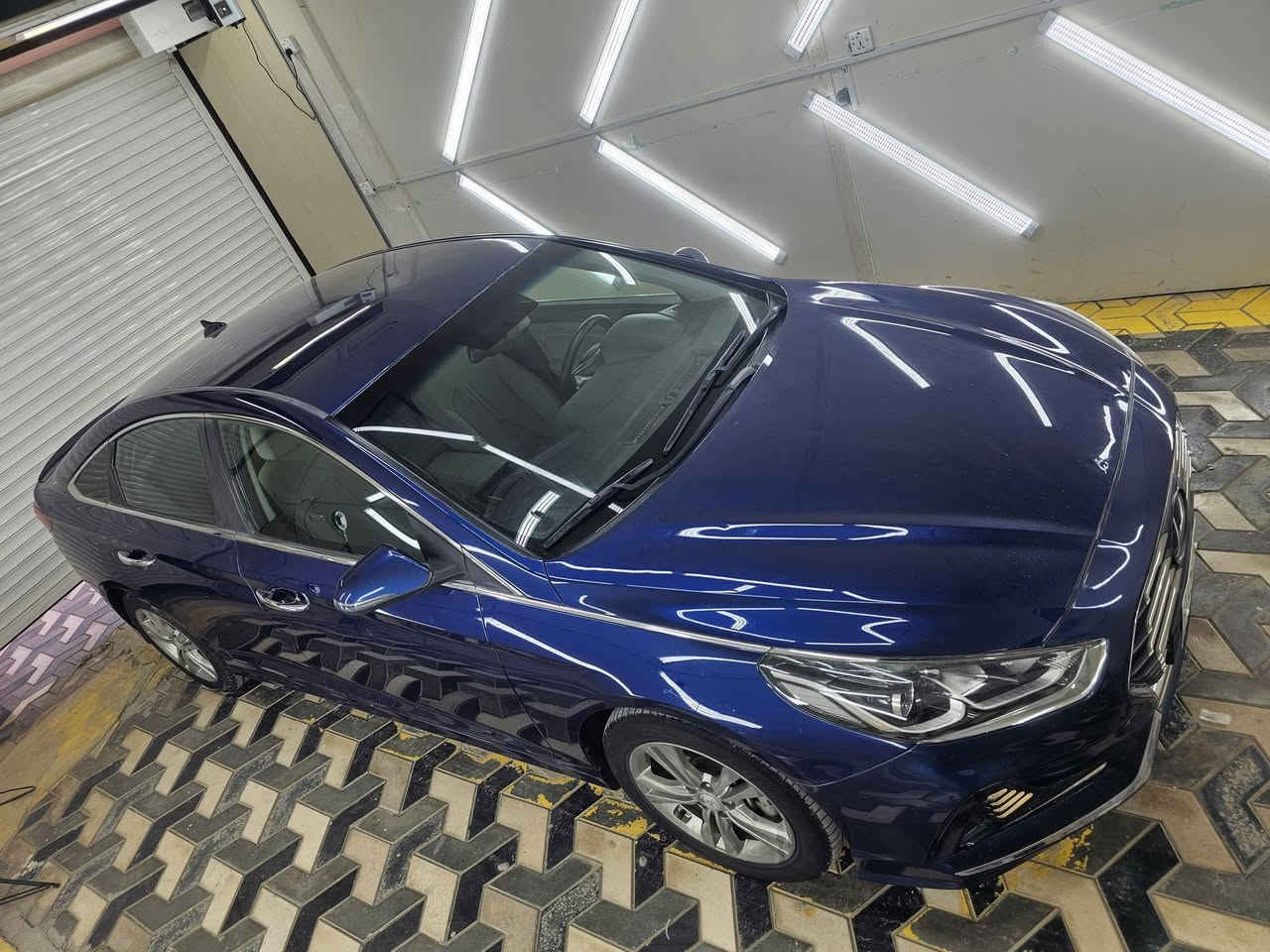 السلام عليكم للبيع سوناتا 2018
وارد امريكي حادث دعامية امامية فقط بدون اي دواخل
شواصي تكم لغود بدنه كله بلادي شرط الفحص 
طلع غير شي ضيافتك وسونار مالتك عليه 
مواصفات فول عده الفتحه
بصمة  
بصمه ابواب 
صندوق ذكي عند الأقتراب
لد امامي خلفي
كشن كهرباء 
شاشة الحجم الكبير 
مكينه + كير + حدادية ..بالجيسس كفاله شرط 
لا مفتوح مكينه ولا ملعبو بيهه بلادية 
وشادلها منضومة غاز يعني انسة اصراف البانزين 😅
عارضه ١٣٥ وبيه مجال بسيط سيارة جديدة وجاهزة على اخر حباية اي ستفسار .. اتصال *********** 
 واتساب ***********
