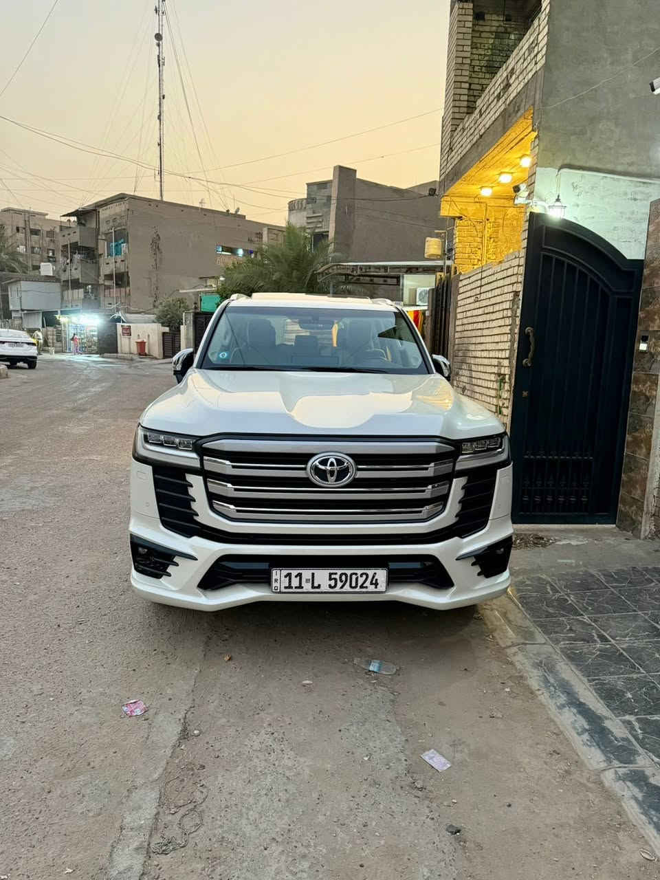 سلام عليكم عيدكم مبارك انشاءالله
لاند كروز 2024 VX SAS ماشيه 24 الف داخل ضمان السياره 

رقمها بغداد مكفوله ومغلفه ppf 

المواصفات 

عدسات امامية 3 زنون مع كشافات زنون اصليه

فتحة سقف 

كشنات الاماميه تدفئة تبريد 

الكشنات الخلفيه تبريد

تحكم تبريد شاشة خلفي

المقاعد الصف الثالث كهرباء تنفتح وتنغلق 

نظام زحف ازرار كامله مال فوريل 

شاشات عدد اثنين خلفيه 

مع شاشة رئيسة حجم كبير 

شاشة عينة بنص الكيجات 

وضعيات خزن كشن سائق

ثلاجة بجكمجه

وبعد عدة مواصفات ما اذكرهن كلهن بس هيه الVX معروفة

السعر 750 ورقة وقابل للتفاوض للاتصال ***********
