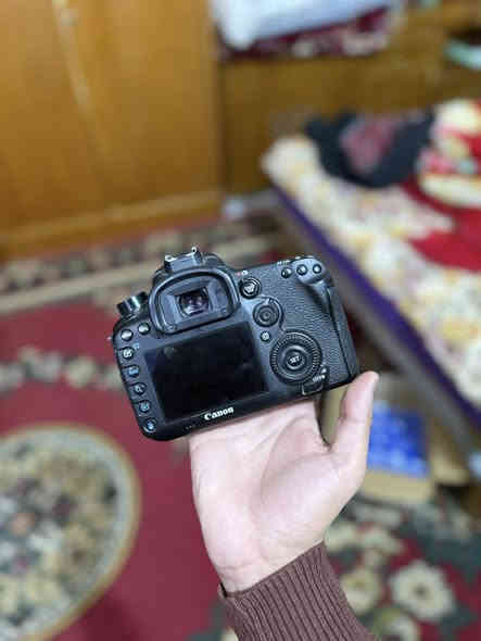 بدي كانون 7دي مارك تو / البدي حلو ومامتعوب (السعر650وبي مجال للشراي) للتواصل فقط اتصال مامتواجد على النت ***********
