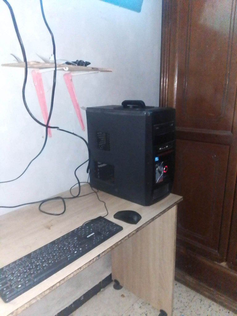 pc كمبيوتر يمشي لاباس بيه 
فيه 2g ram 
320 ستوكاج 
معالج amd 
خوتي ملاحضة 
نبرز برك بي(ps3 ولا xbox360 أو كنصول اخرة جيدة) 
رقم الهاتف 0781940348


**إذا كنت صاحب هذا الإعلان وتريد حذفه لأي سبب، رجاءا أرسل رسالة إلى الدعم الفني**