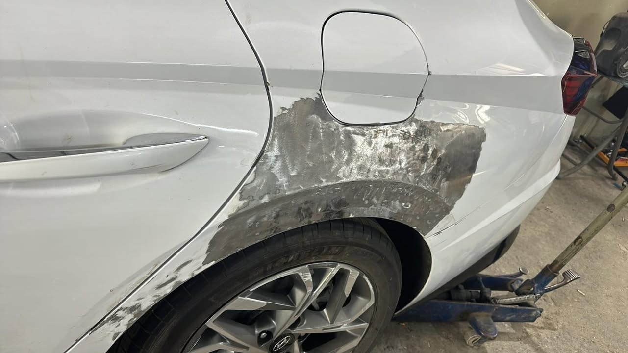 سلام عليكم
سوناتا للبيع مديل 2022
لون : ابيض 
عداد : 40,000 ماشيه 
مواصفات : فول الاخير 
السعر : 180 $ وبيها مجال 
رقم :***********
