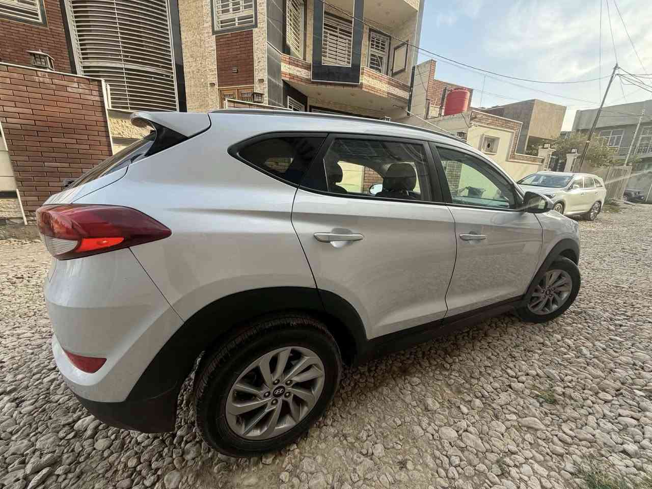 السلام عليكم
هونداي توسان
موديل 18
وارد امريكي
ماشيه98 الف حقيقي
رقم بغداد مشروع وطني
المواصفات
لد امامي خلفي
فور ويل
كامرا شاشه كبيره
كشاف 
كشن كهرباء
تتفأه بالكشنات
ويلكب 17
تحكم جهتين
مكينه 2000 ما مفتوحه
كير اي تي ما مفتوح
حادثه قطعه وحده فقط ولباقي مكفول من صبغ وضربه 
صور لحادث موجوده
تخم تاير جديد هسه شاده قبل يًومين
حداديه جديده قبل فتره مسويه
ادامه كامله 
كير مكينه جدد ما مفتوحات
السعر144 وبيه مجال 
مكاني بابل***********
