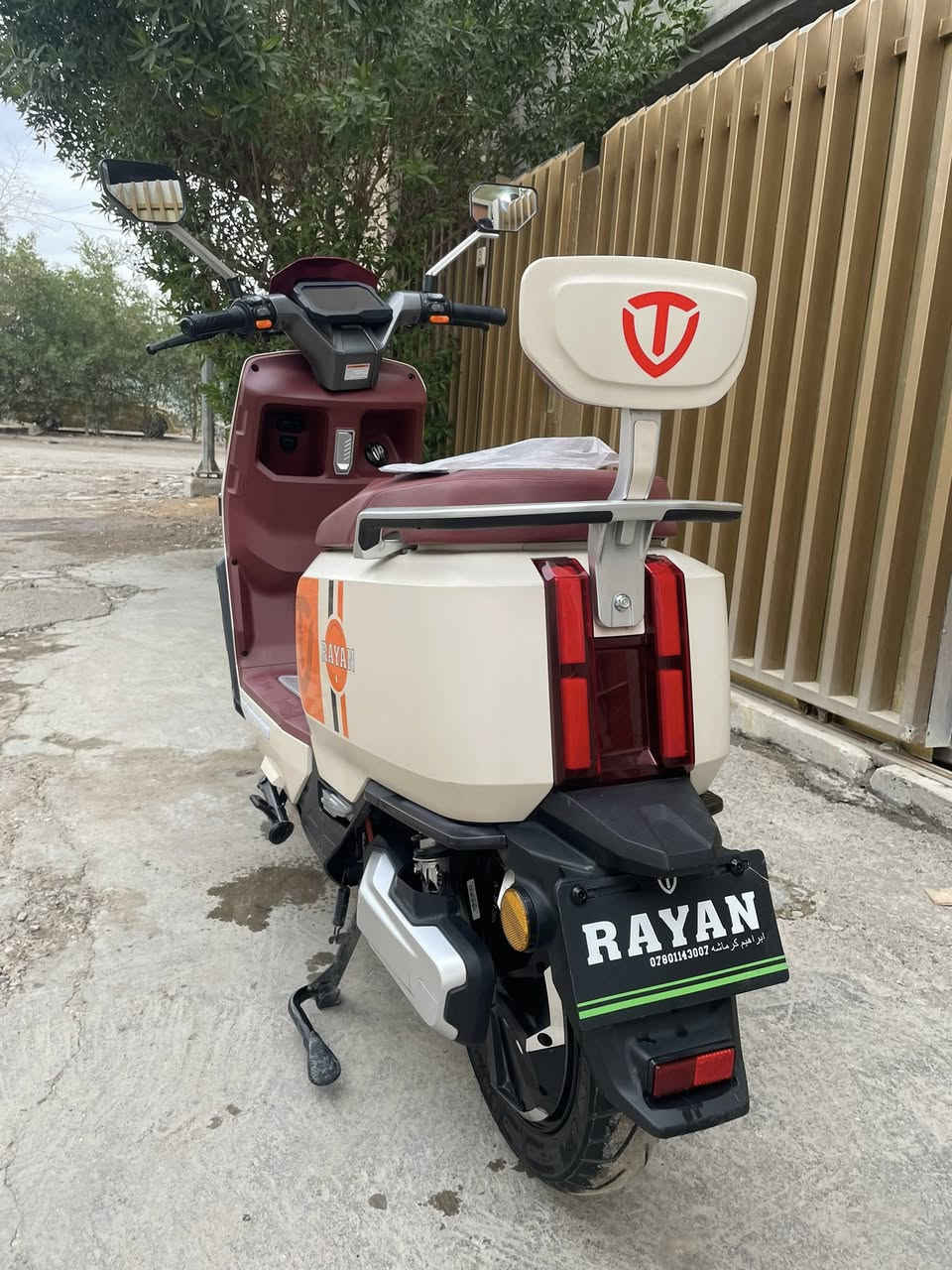 السلام عليكم دراجه وحش الكون للبيع vlp للفول مواصفات دراجه تجي بصمه وعل فحص جديده 6 بطاريات شحنه تمشي 65 كيلو حقيقي تجي بصمتين وسويجين تمشي 80دراجه السعد 975  وبيه مجال لطيبين 
مكاني بغداد للاتصال 
***********
