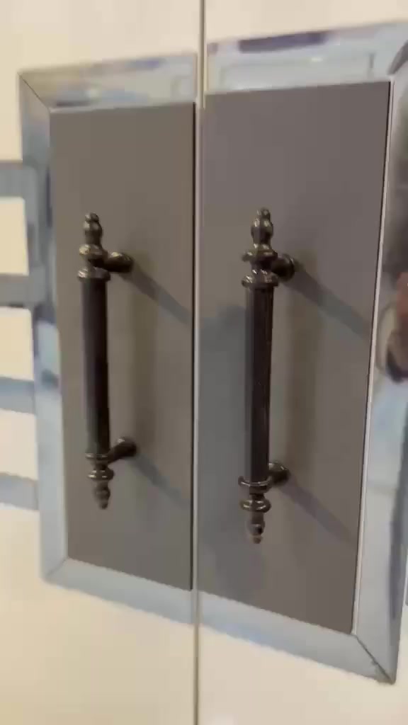 غرفه نوم مستخدام
نضافه 90فقط نصب 
10قطع كنتور طفل اضافي 
نضام بيبان 
سࢪير جك خزان 
قماش وتر بروف 
نازڪه موديل 2026
***********
نقل وشد مجانا داخل بغداد 
سعرها950/900
