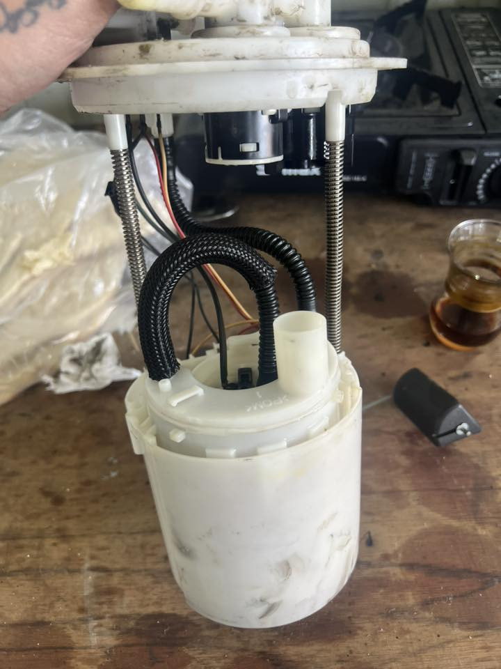 قاعده نيسان فيرسا قيم باليرضي الله وبالعافيه مال حاويه على ضمان تاخذها ***********
