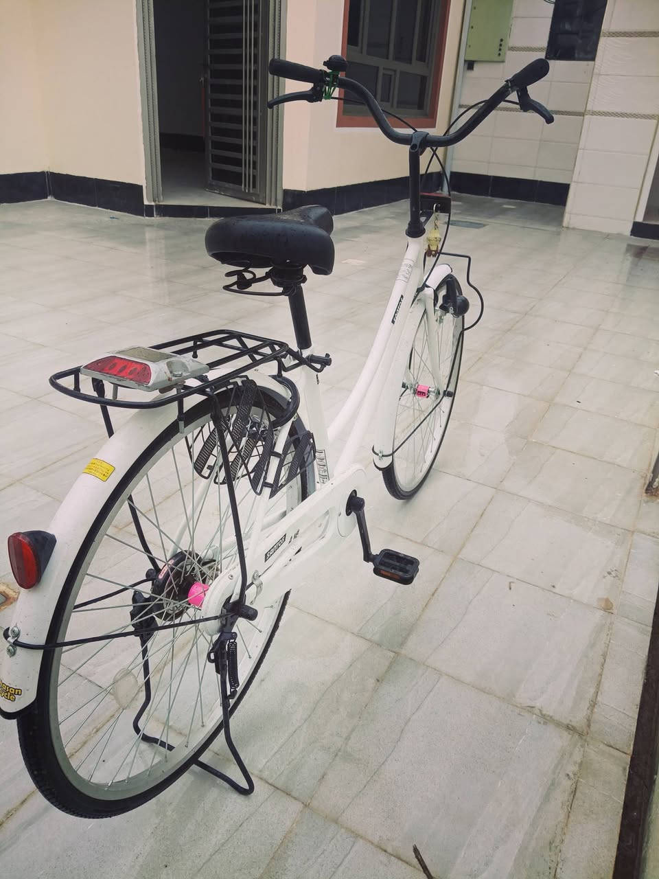 سلام عليكم باسكل للبيع باسكل جديد السعر ١٠٠ قفل قفل مكاني ديالى بلدروز هاذة رقمي   
***********   باسكل  جديد جديد
