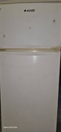 ثلاجه للبيع شغاله الشرط الثلج  السعر ١٧٥ و بيها مجال  اتصل وتدلل. 0786...