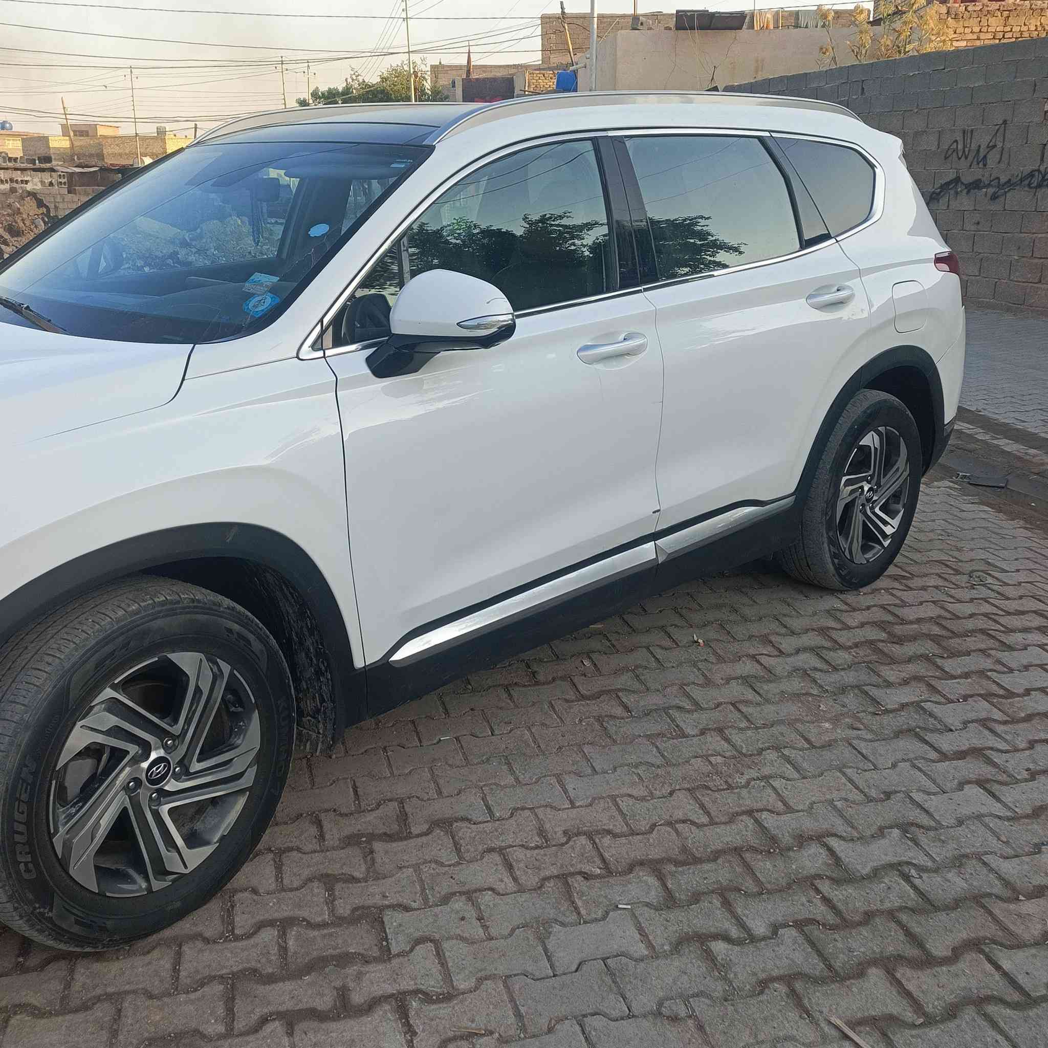 سلام عليكم ورحمة الله على جميع الاخوه المحترمين
سنتافي 2023 وارد امريكي
حادث جاملق.وباب اليمن مبدلات ابيض ومصبوغات 
توحيد لون بارد باب السايق شي قليل ول باب الوره 
السايق بارد وصبغ قليل  جملق جهت السايق نفسه معمر ومصبوغ ايرباك دشبول وبرده وكشنات بعدهن ممسويهن 
المحرك 2500 تبريد شركه بدون شواصي ولا لغد 
يم القبق البانزين بارد 
البنيد بي شبرين دعديل وصبغ 
المذكورات هذن 

فول بنرامه 

كامرات 4 
بصمه 
 بسمي السياره 
مكان بغداد 
السعر 208 بيه مجال شي قليل 
***********
