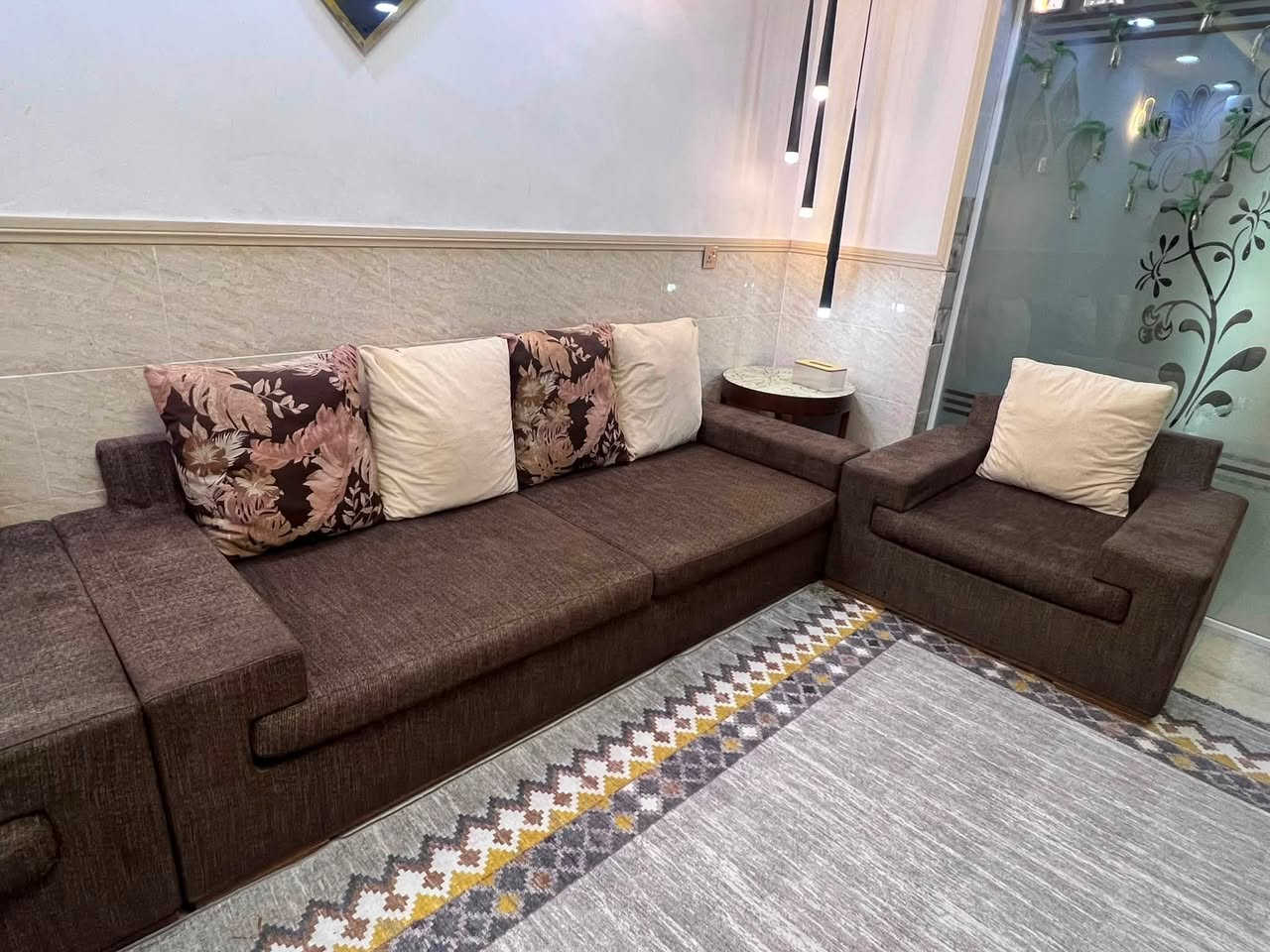 قنفة للبيع سعر ٣٠٠الف خشب كلش قوي وماركت گوكتاش مكان اربيل


**إذا كنت صاحب هذا الإعلان وتريد حذفه لأي سبب، رجاءا أرسل رسالة إلى الدعم الفني**