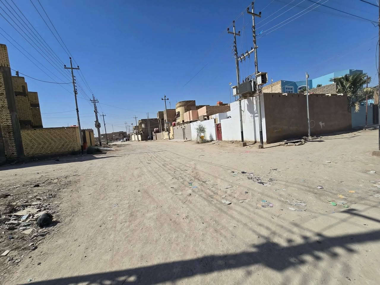 نصف قطعه طابو صرف الدجين الاولى خلف المستشفى الحكوميه مقابل النادي الرياضي مقاطعه 552  》مساحه 168متر  
//تحويل مباشر بااسم المشتري 
م// المنطقه مشموله في كافه الخدمات الجديده
للإستفسار مراجعه مكتب خالد الشريفي 
ذي قار_ سوق الشيوخ_ قرب مطعم صمد 
***********  خالد الشريفي 
***********  مهدي عماد
