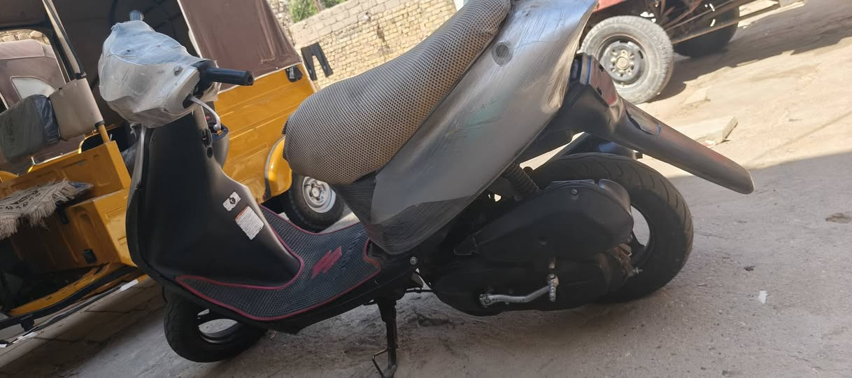 دراجة البيع شغاله مفتوحه مره وحده الكهربايات ما تشتغل
المجر الكبير سعر 140و بيه مجال ***********
