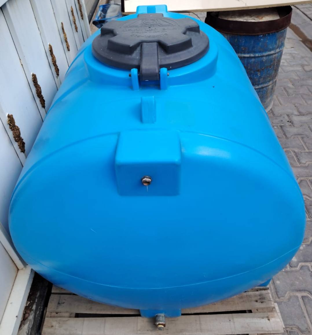 🔴تانكي مي أردني نوع الأصيل للبيع🔴
التانكي سعة 1100 لتر ...استخدام 4 أشهر فقط بعده جديد ومشدوده بيه الطوافه، وبيه مي حتى من تجي عليه اشوفه بنفسك...وياه السكيبه الخشب.
المكان بالاعظمية. 
⭕️ السعر 125 سعر ثابت ⭕️ لأن سعر الجديد مالته هسه ب 210.


**إذا كنت صاحب هذا الإعلان وتريد حذفه لأي سبب، رجاءا أرسل رسالة إلى الدعم الفني**