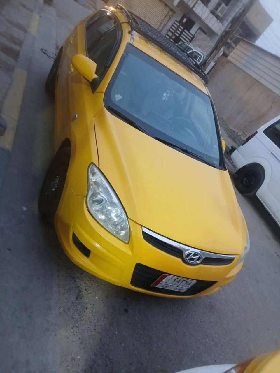 السلام عليكم
الانتره  I30 
موديل 2010
تبريد ثلج
محرك كير خير من الله
الداخل نظيف شاشة 
مكان بغداد  الدوره 
***********
***********
السعر 67 بيهه مجال قليل
