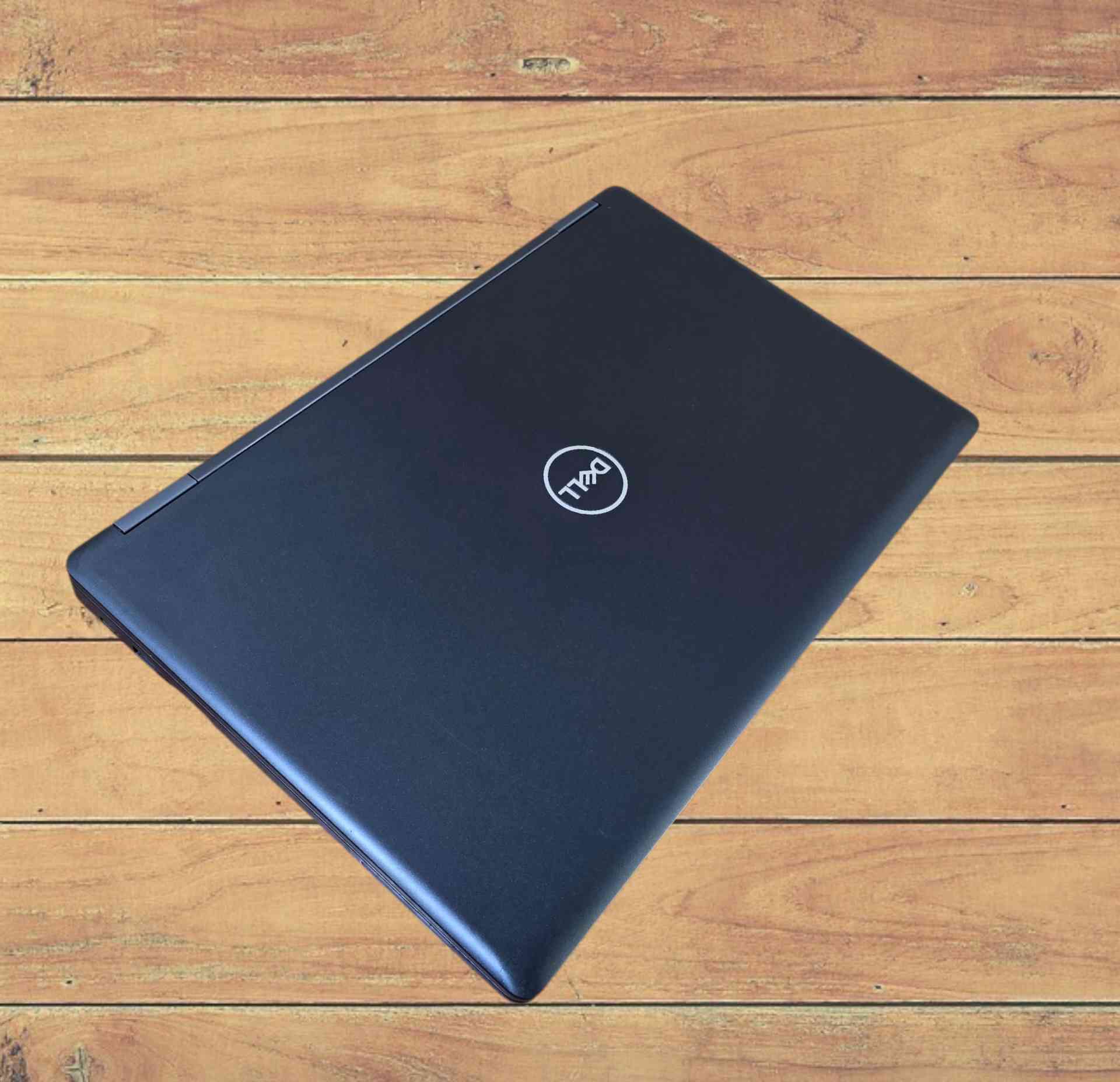 ✔️وحش الألعاب و البرامج الهندسية القوية
💻لابتوب DELL PRECISOIN 
بمعالج COR i7 (فئة H أقوى فئة بالمعالجات) من الجيل الثامن8️⃣ و كارت شاشة خارجي 4GB NVIDIA 
📢للألعاب والبرامج الهندسية القوية وجميع الاستخدامات 
🔥بسعرر 465,000 دينار فقط (تحطيم الأسعار )🔥
⚡️أقوى سعر في العراق 💁
📢ضمان لمدة شهر كامل 

DELL precisoin 3530
💻لابتوب يجمع بين الأداء والجودة بسعر ولا أروع!

✅المواصفات الكاملة:
🟩 المعالج.  Cor i7
🟩 الجيل الثامن 8️⃣   8850H
    (فئة H أقوى فئة بالمعالجات)
🟩 الرام 8 گيگا  DDR4 
🟩 الهارد 256 GB نوع SSD السريع جداً 
🟩حجم الشاشة 15.6 انج  FHD 
🟩 يحتوي على كارتين شاشة 
✔️كارت الشاشه الخارجي 4GB NVIDIA
✔️كارت شاشة الداخلي 4GB intel 
🟩بطارية ليثيوم ممتازة جدا تدوم ساعات طويله 🔋

💥ملحقات الجهاز
🔌شاحنة الاصلية ➕ حقيبة هدية 🎁

 •يتوفر توصيل لجميع محافظات العراق 🚗
 • فحص شامل قبل الاستلام
 • ضمان شهر كامل 

📞للطلب والاستفسار راسلنا الآن :
على الخاص او على الواتساب
الرقم ⬅️ ***********
و يتوفر توصيل لجميع محافظات العراق

تحب تجينا أهلا وسهلا 
او تحب ندزلك توصيل تدلل 
 شرط الفحص امام المندوب قبل الاستلام مع ضمان شهر كامل
