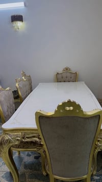 ميز طعام • ٨ كراسي