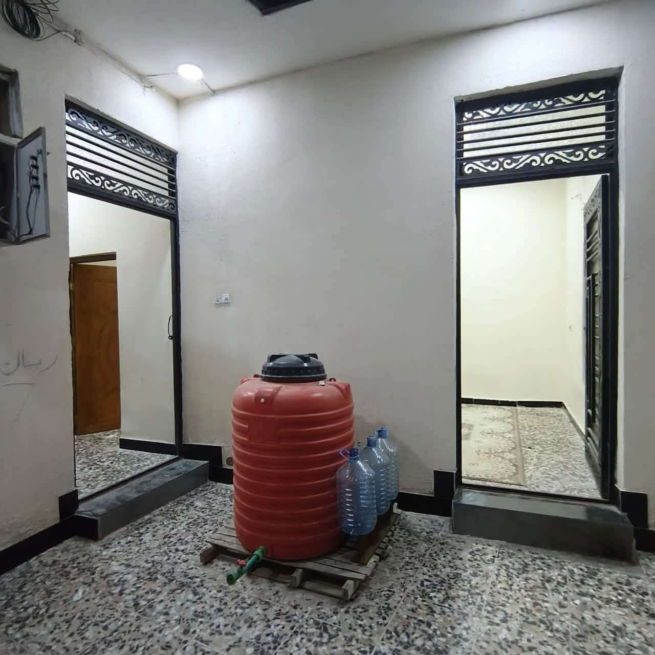 بيت للأيجار 
العنوان : الحكيميه📍
المساحه :  150م 
المحتويات :  2غرف منام + صاله +أستقبال + صحيات + مطبخ + كراج  +
سعر الأيجار : 
(600الف ) 🔴
للتواصل :
***********
***********
