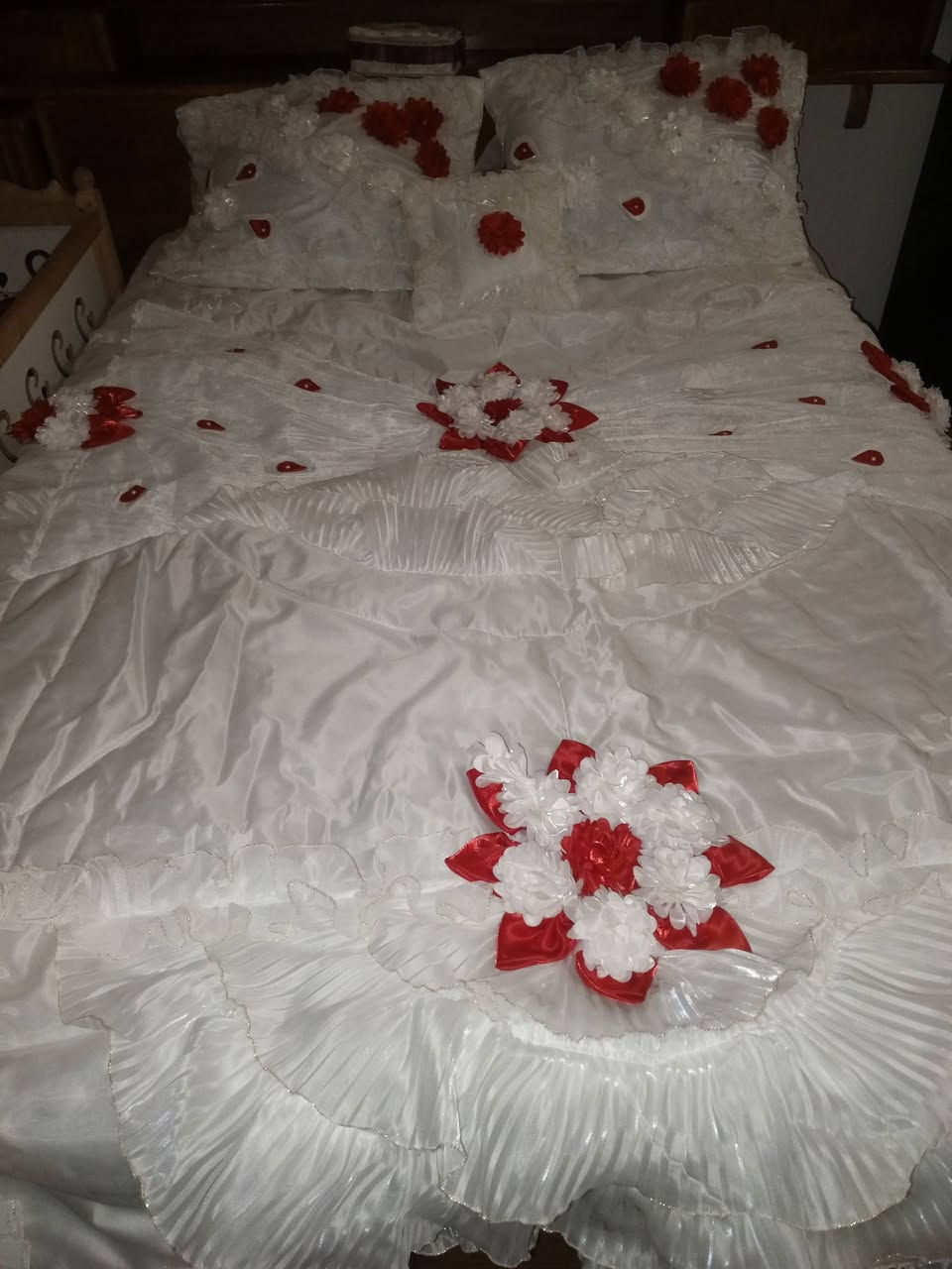 سلام عليكم
نزلات ثنين للبيع بعدهن جدد مفروشات مره وحده فقط 
وحده مشتريه ب90 ورايده ب50 
والثانيه مشتريه ب50 وريده ب30 
***********موجود ع واتساب
