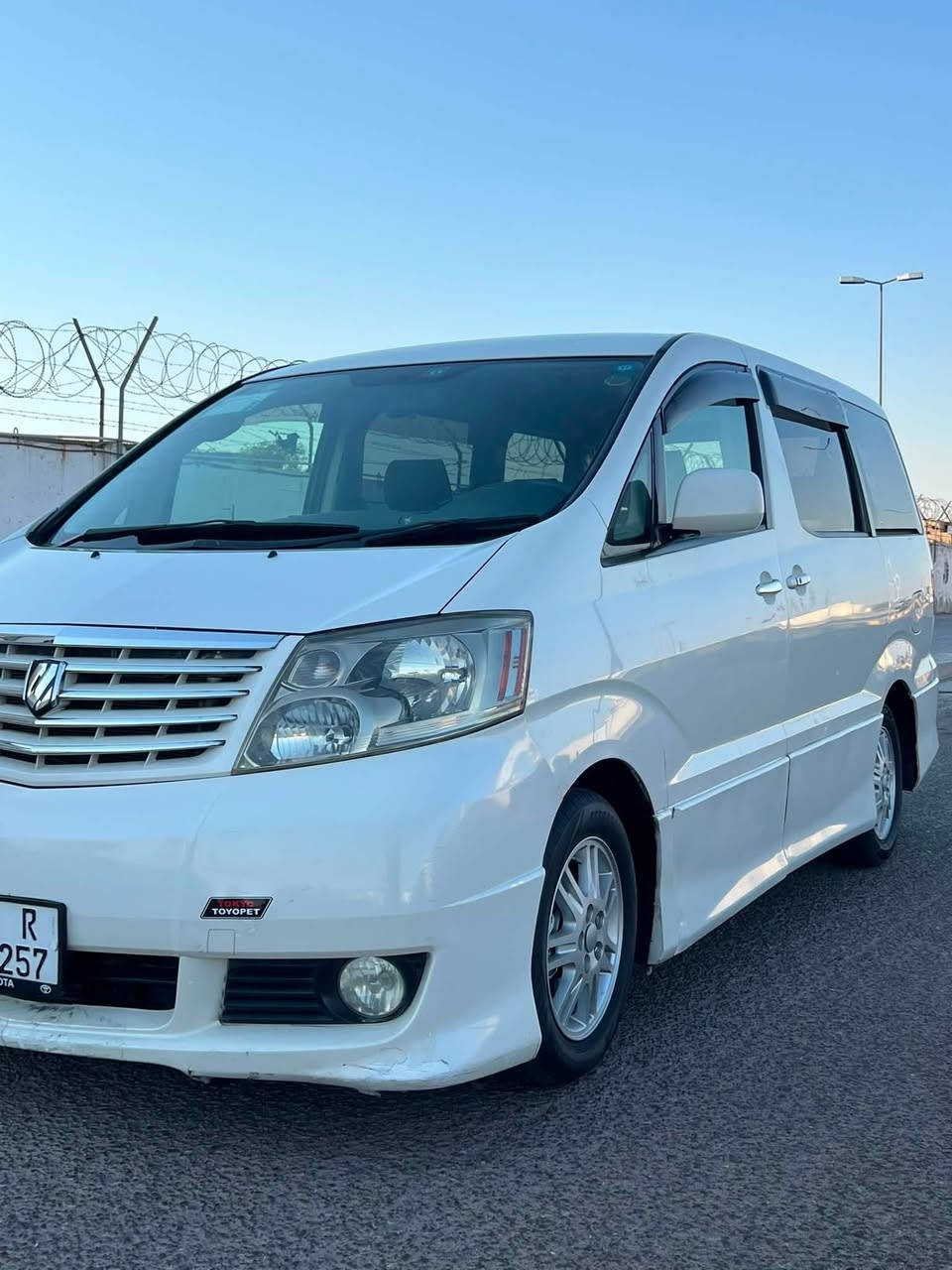 السلام عليكم للبيع تيوتا الفارد مديل2002 اصل تحويل بي وقت رقم بصره نكليزي بسمي سنويه مجدد لل30  سياره كفاله من الضربه والكص ومكفوله من جميع الاصوليات مكينه 6 سلندر جاهزه مكينه كير تخم تاير نقصه بس كمبريسر تبريد سياره حلوه وجديده مواصفاته 7 راكب تبريد 3 قطع شاشه تحكم ستيرن حساسات كرستال لايت وبك لايت لايتات زنون داخل اسود السعر 110 اوبيه مجال بكاني بصره حي الحسين هـ ***********
