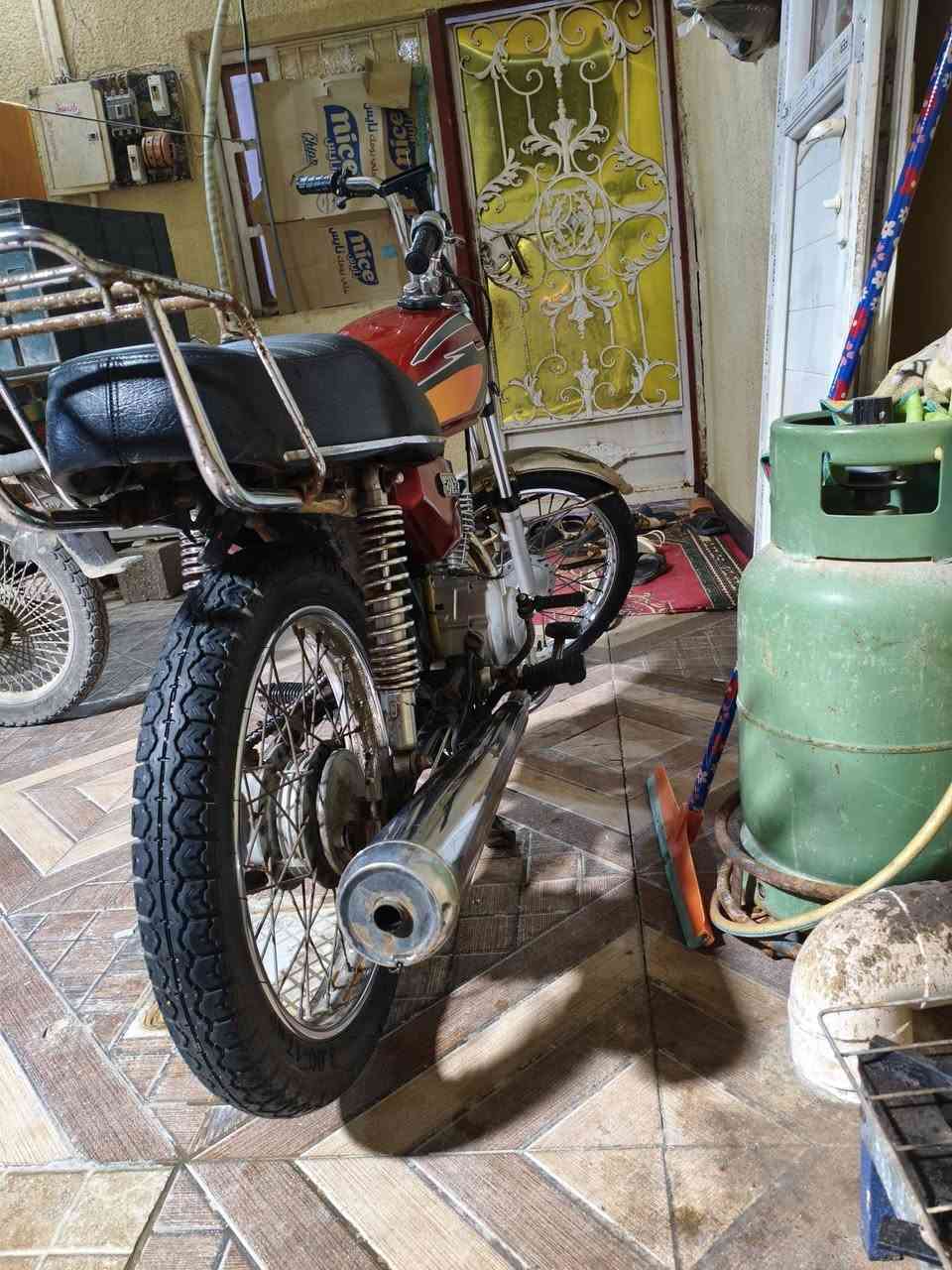 السلام عليكم شباب دراجه للبيع سي جي نامه تعمير مكينه ما مفتوحه دراجه جاهزه ضفيره مكاني البصره التنومه السعر 425 وبيها مجال حك الجيه فدوه الموشراي لا يراسل رقمي ***********
