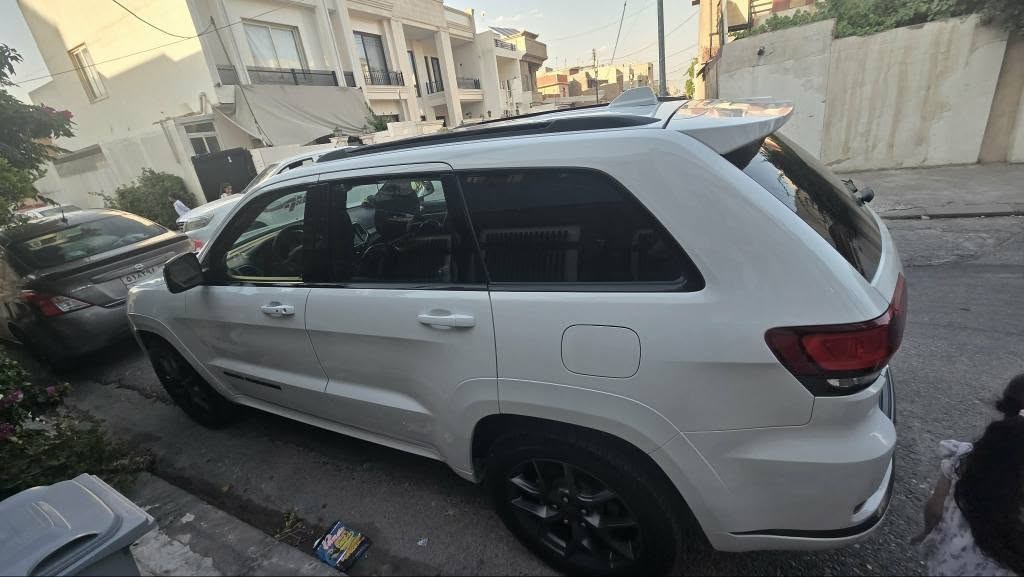 Jeep grand cherokee
S Xalije 
134هةزار كيلومةتر رويشتية
بێ بویاغ بي ليدران دوو شويني بجوك قةلةم كاري هةية 
سةنةوي رةقةم نوية بة ناوي خؤمانة 
٤ تاية نوي لةبنة دينارةك مةسروفي نية أربيل, العراق


**إذا كنت صاحب هذا الإعلان وتريد حذفه لأي سبب، رجاءا أرسل رسالة إلى الدعم الفني**