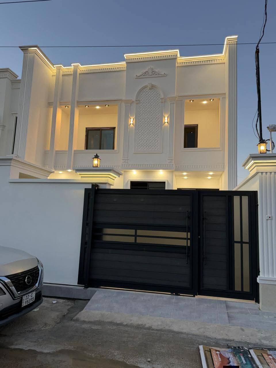 🏠 دار للبيع في الرمادي – الصوفية / شارع 40

📍 موقع مميز يبعد 50 متر فقط عن الشارع العام
📐 المساحة: 235 متر مربع

🧾 جنس العقار: طابو زراعي – تحويل مباشر
🧱 نوع البناء: حجر

⚡ الخدمات متوفرة بالكامل:

ماء

كهرباء

خط مولد

شارع مبلط بعرض 7 متر

يتكون الدار من طابقين 

يتكون الطابق الاول من استقبال و مطبخ و صالة و غرف نوم عدد 2 و مجموعة صحيات داخلية وخارجية وكراج وحديقة.

يتكون الطابق الثاني من غرف نوم عدد 2 وصالة و مجموعة صحيات.

💰 السعر: 190 مليون .

✨ فرصة ممتازة للسكن أو الاستثمار في منطقة راقية ومخدومة.

للاستفسار والمعاينة يرجى التواصل أو زيارة المكتب في الرمادي شارع 40 قرب سكائر نعناعة.

***********  واتساب.
