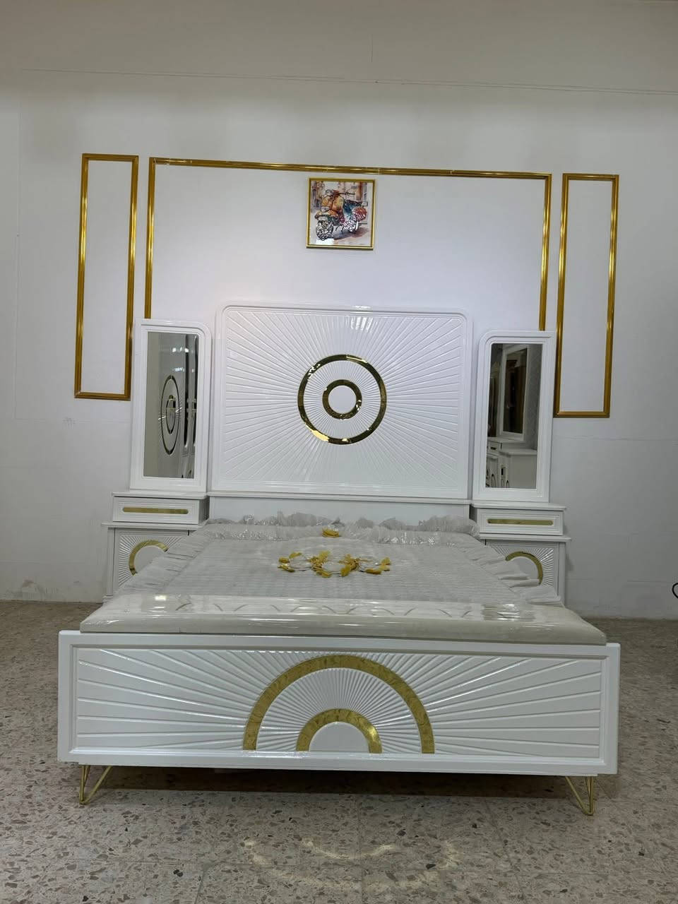 السلام عليكم توفير غرف نوم اي مديل تريد موجود العنوان النهروان شارع المستشفى (***********)
