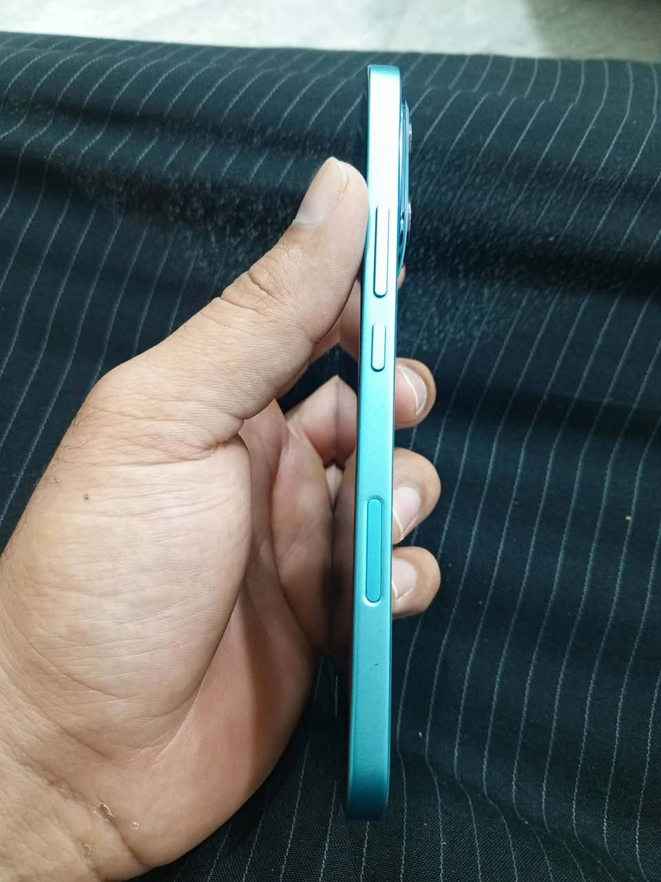 سلام عليكم 
هونر 400 لايت 5G
لون اخضر 
نضيف كلش بدون شخط 
خفيف بالوزن و نحيف 
شاشة اموليد 
هرتزية الشاشه 120hz
الذاكرة 256
عشوائيه 8+8
كاميرا خلفية 108 ميكا
زر الكاميرا الذكي
الكاميرا الاماميه 16 ميكا 
بطاريه 5230 
شاحنه بقوة 35 واط تايبسي 
كامل ملحقات كارتون +شاحنه +كفر ..
بغداد بلديات 
*********** بي واتساب 
ما عندي توصيل 
عارضه 300 بي مجال
