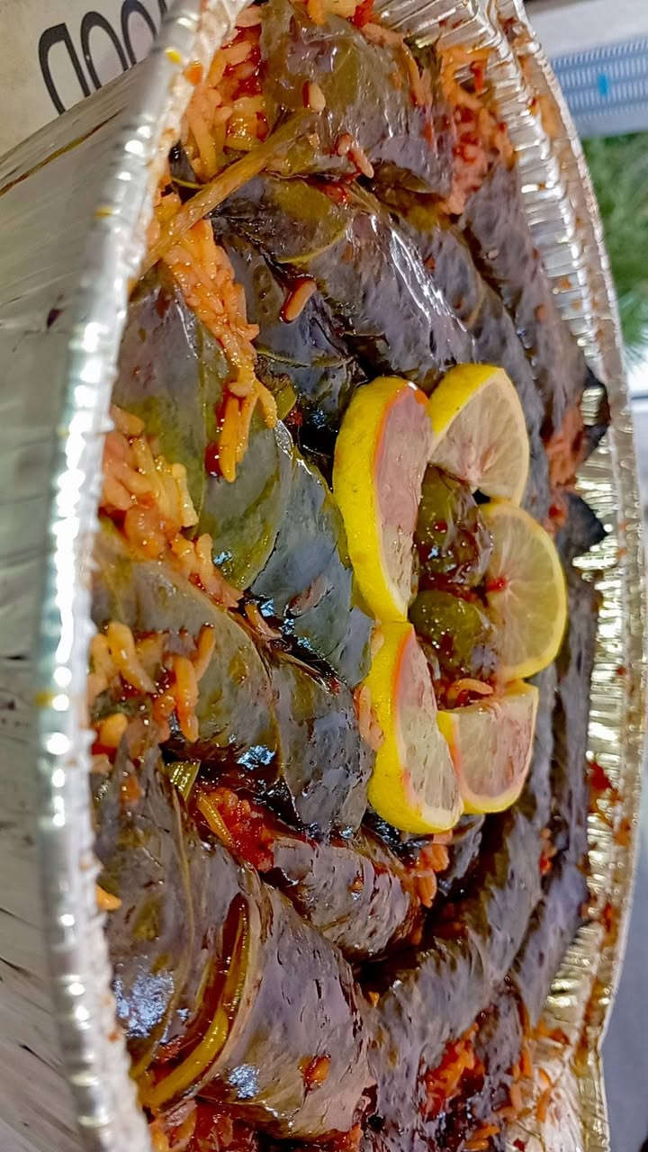 مساء الخير والعافية ❤️ بيع مباشر 2 جدر دولمه وسط 12 ألف و صغيره ب10الاف دينار  وجدر برياني عليه نص دجاجه ب12الف فقط ❤️❤️إلي يريد يحجز هسه ويدزلنا الرقم والعنوان ساعة ونص ويوصلكم الطلب لباب بيتكم وتدللون علينااا حبايب ❤️ للحجز والاستفسار الاتصال على الرقم *********** توصيل موجود
💛🫶
