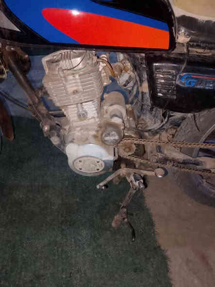 دراجه بارت للبيع ادوات محرك نظيف تايرات جدد نكره سلف كهرباء جدد ترايك وين ما تريد سعره 350 ***********
