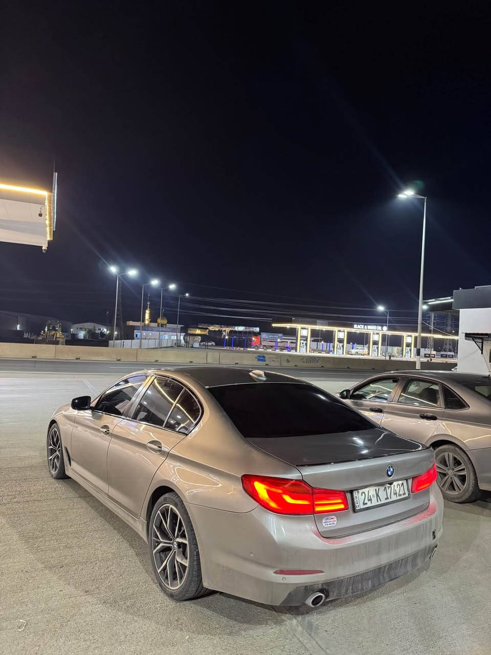 بيم دبليو موديل 2020 
حجم 520 رقم دهوك رقم سنوي جديد
تحويل وكاله بشرط  گير محرك جديد بشرط 
بس قبخ محرك مفتوح 
سياره بي قطعه وحده صبخ بدون دواخل بجم امامي خلفي كبس بدون عل بارد سياره جديد
ماشي 130 
فول مواصفات داخل اصفر 3 مود ايكو سبورت نورمال كشنات خزن هيتر فول فول 
سعر 230$ بي مجال 
مكاني دهوك 
لبيع + مراوس 
رقم موبايل *********** زاخو, دهوك
