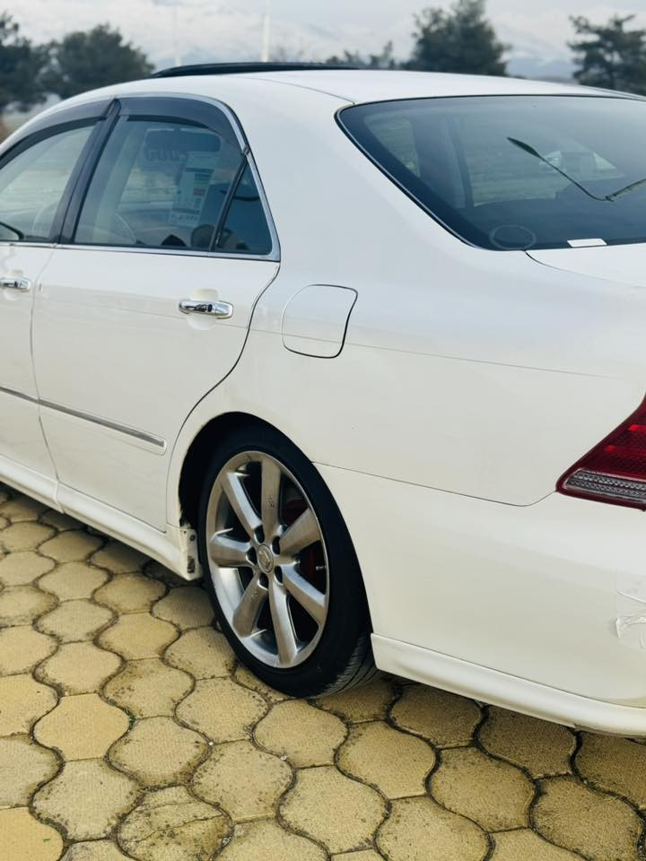 ماشاءالله 
براواي تازه داخل ١٨٢ بيدوكه ل ٢٠٠٥
نمونه له جواني. فول فول مواسه فات جلد هيته ر سلايت ويل دينكه
لايت ناوجه ي كور  دوكوشن كاره با
سه قفي شوشه يه 
شوين ژاراوا قه لا دزي
سحري ٥٧و شتيك مه جال
***********
