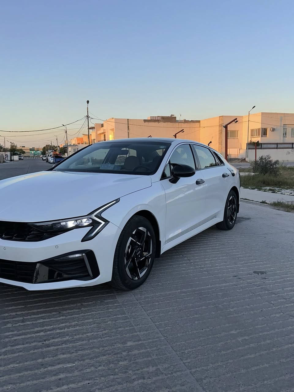 للبيع K5 موديل 2025  ماشيه 33الف وقابل للزياده  سياره خليجيه مواصفات نص فل بانوراما تشغيل عن بعد معروفه مواصفاتها 
مكاني النجف 
سعرها 228وبي مجال  
للاستفسار واتساب ***********
