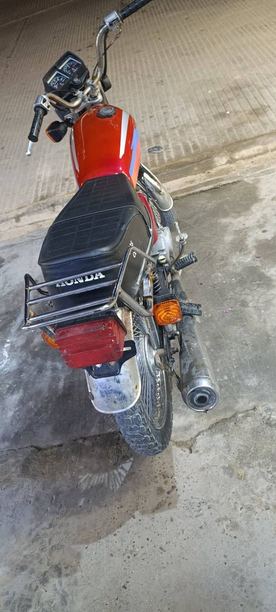 سلام عليكم دراجه شاصي مديل 2012وراق بس ورقه شككن ونتهن يعني بيعك كلك  درجه جانت مخزونه توه عمرته درجه حلوه ورن ما تريد روح بيه كله جديد ضفيره باتري لايتات بعد هوه تعمير جديد درجه شوفه زين و راسلني سعر 350


**إذا كنت صاحب هذا الإعلان وتريد حذفه لأي سبب، رجاءا أرسل رسالة إلى الدعم الفني**