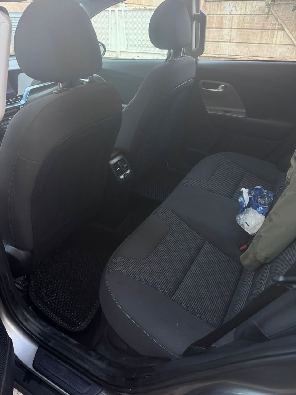 سلام عليكم للبيع او امراوس حسب القناعا كيا نيرو ستيشن موديل ٢٣ فول مواصفات عده لفتحا ٣قطع بيه للستفسار ***********.    بيه مكانات صبغ اني نطيه حزام   سعر مطلوب 
١١٨ ورقه. سياره اي نقص مابيه سياره بسمي.  موجوده سياره  بغداد الحريه.
