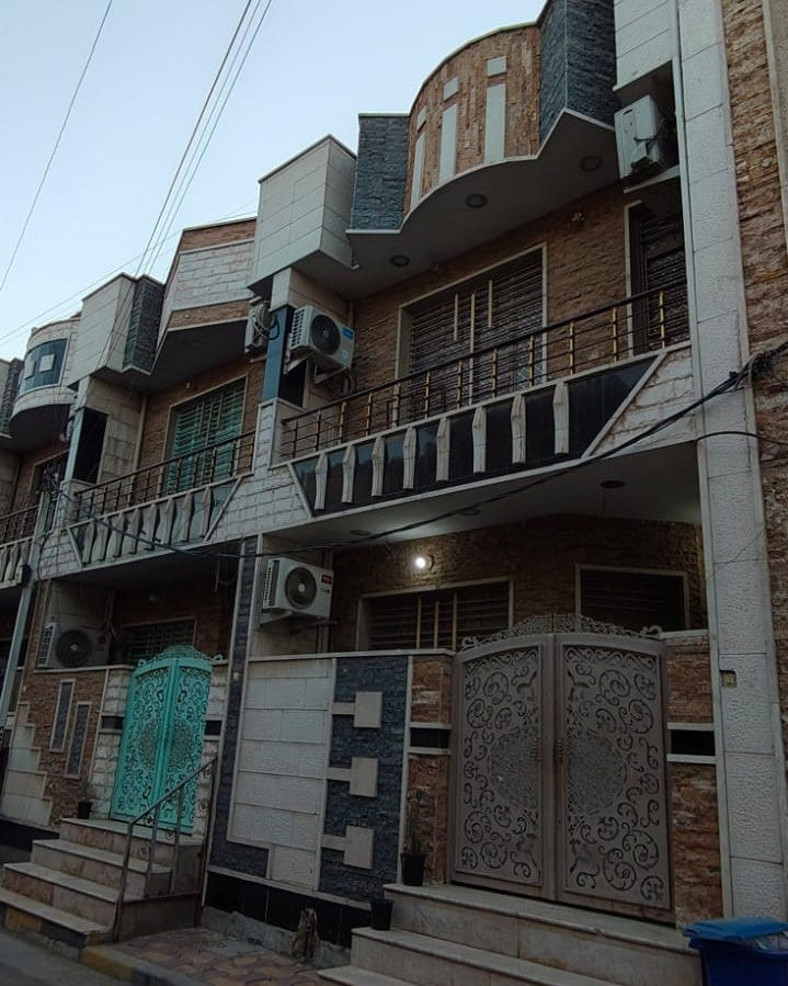 مكتب_ارض_السيدية_العقاري

🏡 للبيع  او مرواس داخل السيدية حصراً– دار سكني 

📍 الموقع: السيدية –  مربع الكهرباء

📐 المساحة:60

🚪 الواجهة:5

📏 نـــزال  :12

✨ تفاصيل العقار:

🔹 الطابق الأرضي:
 •صالة
 •مطبخ
 •خدمات
 •منور
 •غرفة نوم
 •
 •
 • 

🔹 الطابق الثاني:
 •غرفة نوم عدد 2
 •خدمات
      •

🔹 الطابق الثالث:
 • بيتونة
 •سطح
 • 

⸻

السعر على الخاص التواصل عبر الارقام الموجودة اسفل المنشور

💼 إذا كنت تبحث عن فرص استثمارية مميزة في منطقة السيدية، لا تتردد بالتواصل معنا في مكتب ارض السيدية
هـ📞
***********
 
***********
عنوان المكتب شارع الأمن او (( المنظمة)) مجاور مدرسة اسكندرونة
