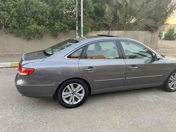 هونداي ازيرا  2007
مصبوغه حزام بدون دواخل
ا رقم بغداد دولي جديد
محرك 6 سلندر 3300
السيارة فول لمتدد
المواصفات
-فتحه 
-نظام ترحيب
-انارة بالمرايات والابواب الامامية
-كاميرا وحساسات خلفية
-حساس ماسحات
-كشنات كهربائية جلد 
-لد امامي وخلفي
-تحكم كامل بالستيرن كهربائي 
-مري شفط مع الاشاير
-ويل حجم 17 لاصلي 
-مرايات قلاب ويه R
-الشاشه اصليه 
نضام سماعات + مضخمات بلاديه

تبريد ثلج 
تخم تاير جديد 
جاهزه من كل ا
مكان بغداد 
سعرها 90 وبيها مجال 
غير متواجد علفيس شراي يتصل ويدلل ***********
