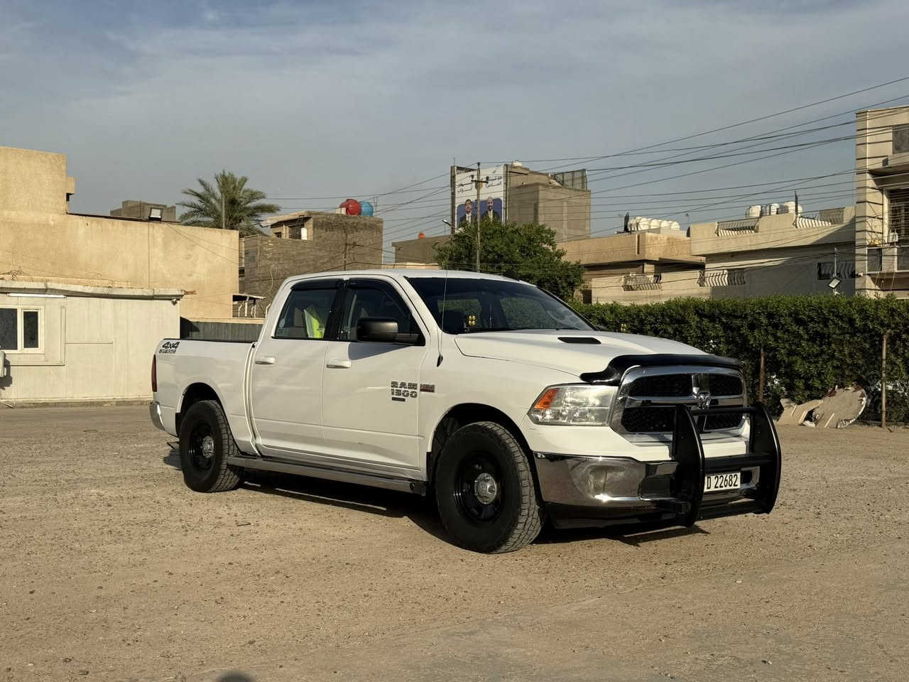 رام كلاسك موديل 2021 خليجي وكالة هارلم صبغ عام 
ثمانيه سلندر فور ويل باب طويل بدي قصير 
بدون شواصي او دواخل وبدون ايرباك 
السعر ١٦٥$ 
المكان اربيل 
***********
