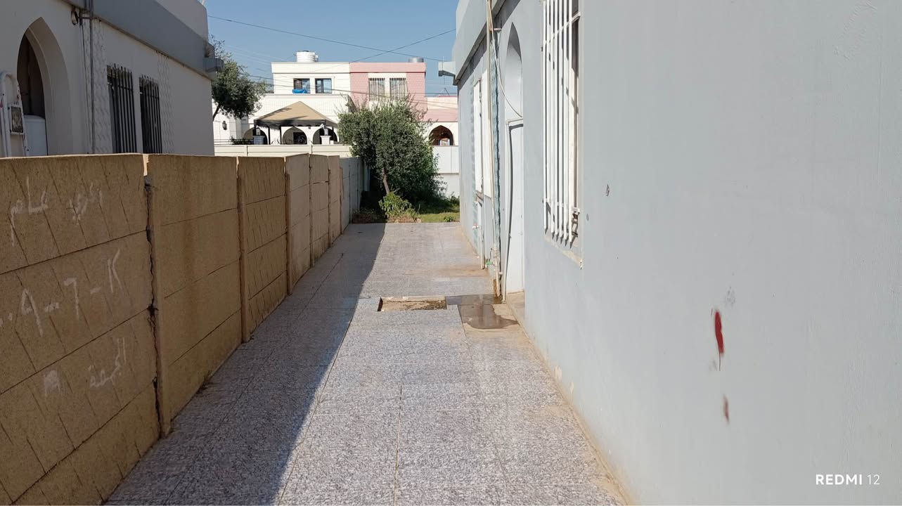 عقار للبيع

الموقع — دهوك/ دوميز

اقرب نقطة دالة/ الدفاع المدني في دوميز 

نوع العقار/ملك صرف

المساحة/ (٤٠٠)م 

غرفتين نوم/هول/استقبال /مطبخ/صحيات 

لمعرفة السعر  الاتصال على الرقم ادناه 

***********

غير متواجدين على الفيسبوك دهوك, العراق
