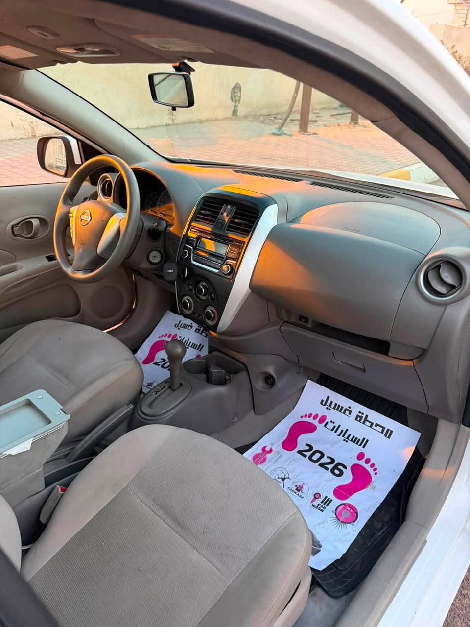 السلام عليكم  سني هندي للبيع موديل 2020  ماشيه 112Km مكفوله من كلشي ماعدا طخه اباب السايق ارقام انكليزية محرك كير شواصي لغود كله مكفول تبريد ثلج 
 مكاني الغزالية  ***********
