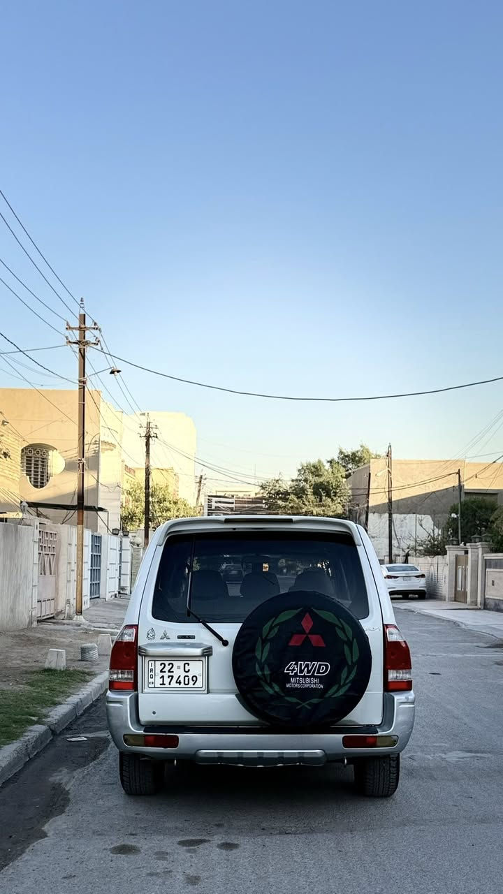 السلام عليكم باجيرو2006خليجي لون ابيض صدفي مكفوله من حادث بيه فقط صبغ باب خلفي يم اسبير على كد شبرين وباقي سياره مكفول من صبغ وتبديل مكينه كير خير من الله مبيه اي نقص سياره جديده جدا مواصفات7راكب3قطع تبريد مكينه3000فورويل لايت زنون ريمونت سويج مري شفط5ويلكب صدر الامامي وخلفي جديد تخم تاير جديد تبريد ثلج شاشه كامره حساس خلفي اسبير تعليك رقم الاربيل باسمي سنويه وهزه وبراد كله جديد تحويل ثاني يوم مكان سياره بغداد المشتل رايده90ورقه مال بيع***********
