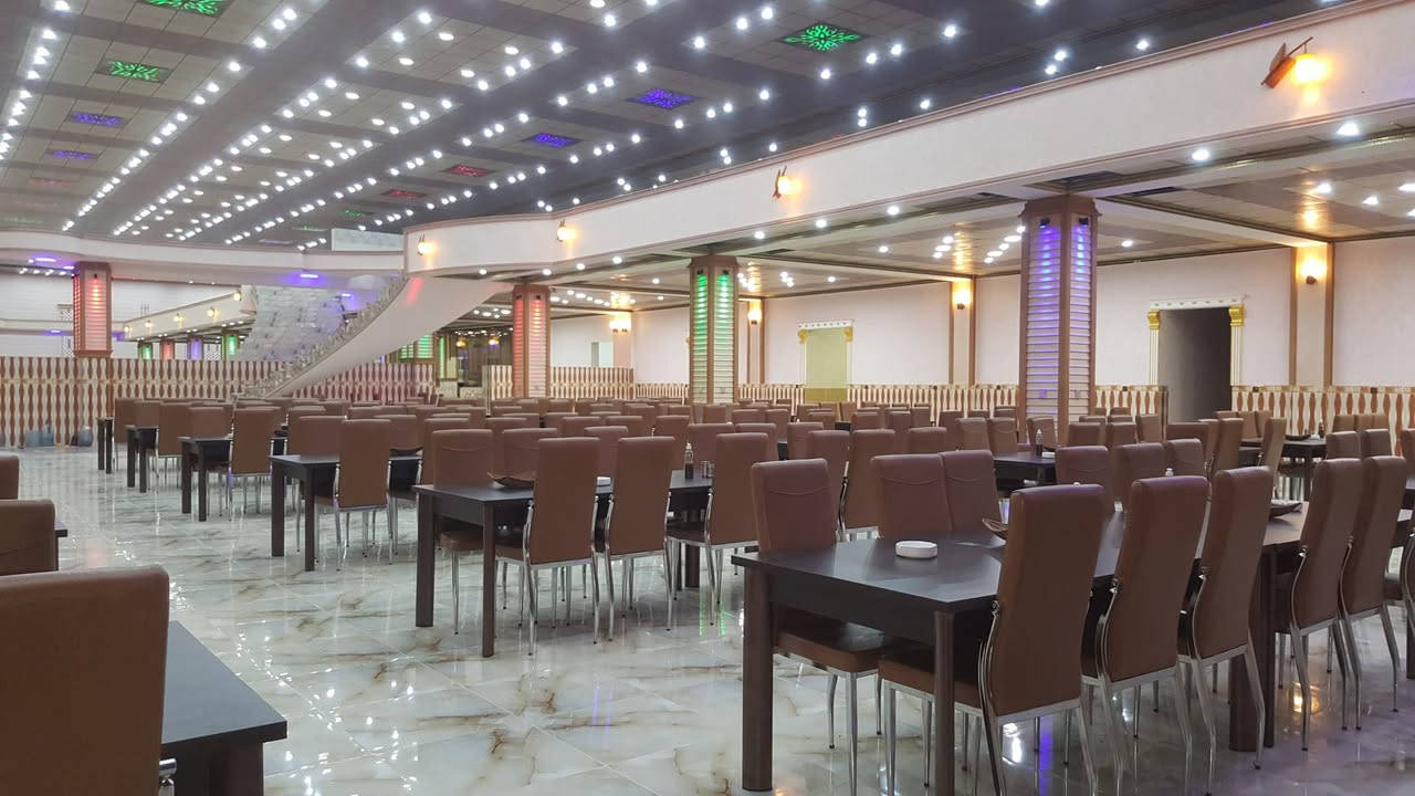 سلام عليكم للبيع مطعم طابو زراعي قابل للتصرف 6دوانم جاهز للعمل مع كل ملحقات بدون اي نقص لاستفسار اتصل على ارقام التالي ***********/.      ***********
