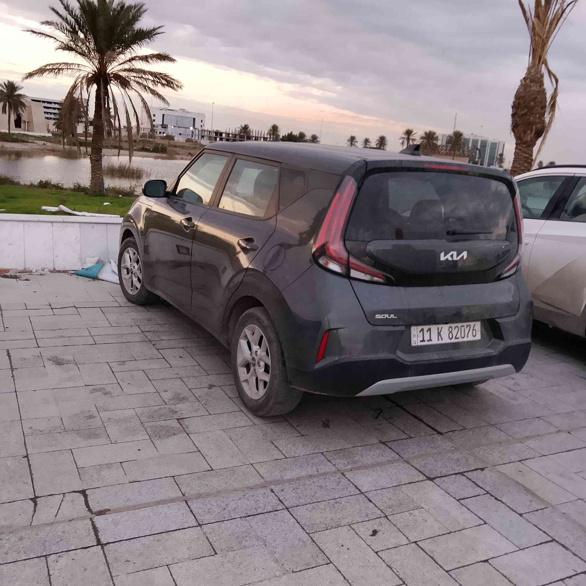 كيه صول
الموديل :: 2024
لون :: فيلي
_________
مواصفات
1: تحكمات ستيرن 
2:تحديد مسار 
3 : مانع تنزلاق
4 : اطفء ذانتي 
5: شاشه كار بلي
6 : تعدد مود درايف
7 :كامره دواوه
8 : لايت لد
9: مثبت سرعة 
10: حساسات جانبيه
11: حساسات امامي 
12: حساسات توقف مافي
13 : إشارات ترحيب عند التشغيل
14:   ٫٫٫٫٫٫٫٫٫٫٫٫٫
____________
حادث جاملغ امامي فقط مبدل 
السعر :: 173$. بيها مجال 

***********
