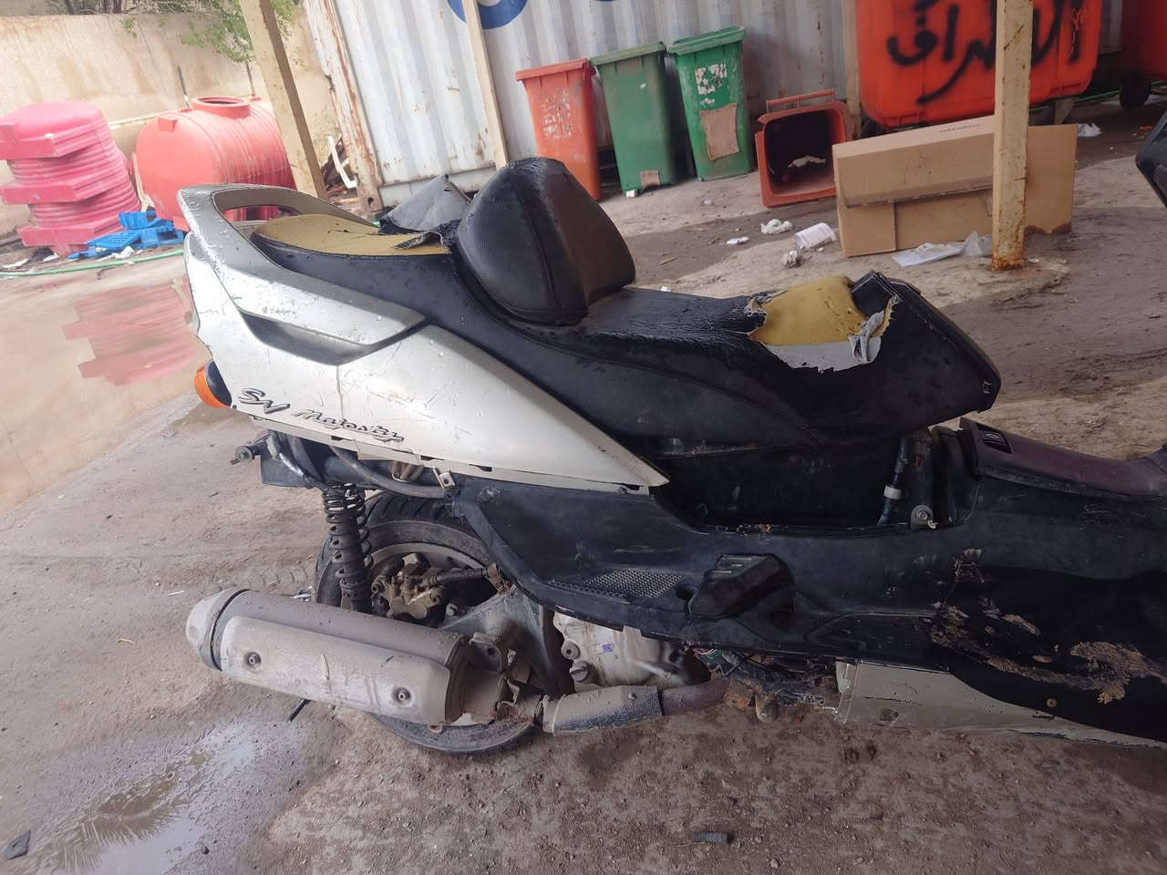 دراجه ماجسته فحل للبيع سعر 275 الف المكينه ما مفتوحه الكهربائيات كلها شغاله باتري جديد سلف جديد وبيها سنويه مثنى للاستفسار ***********
